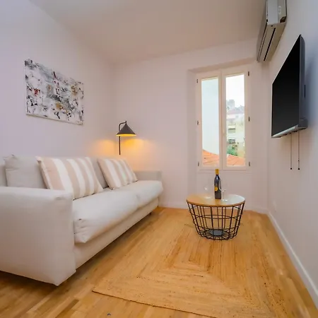 #202-heart Of Vieil - Place Nationale-high-end Newly Renovated & Furnished Appartement