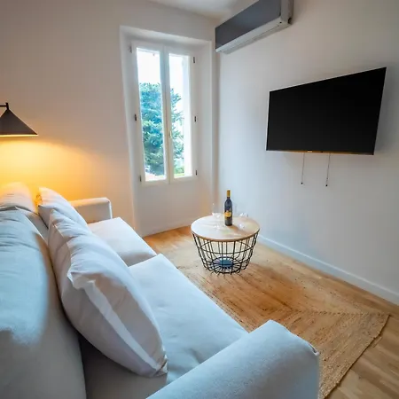 Appartement #202-heart Of Vieil - Place Nationale-high-end Newly Renovated & Furnished